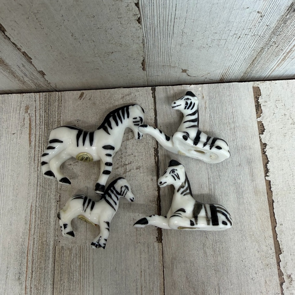 Vintage Set of 4 Porcelain Zebra Miniature Figurines Black White - Picture 6 of 8